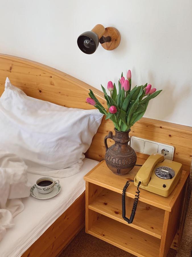 Hotel Echo